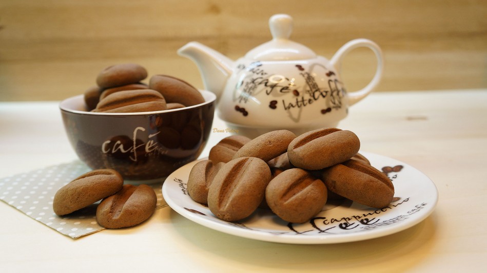 Fursecuri boabe de cafea-biscuiti fragezi cu unt fara praf de copt